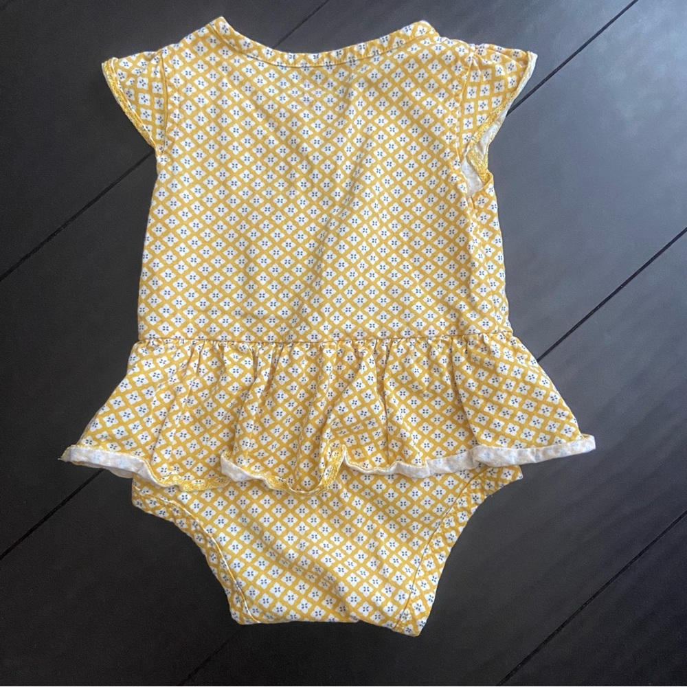 Carter’s baby girl golden ruffle shirt sleeve onesie top size 18M EUC - Picture 4 of 4